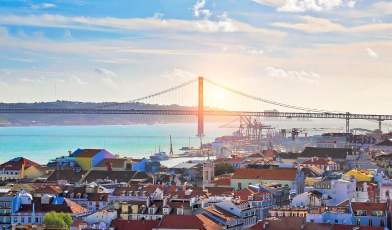 15 Pros and Cons of Living in Lisbon
